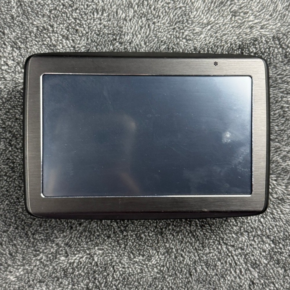TomTom GPS Navigator Model 4EV52 Z1230 Black Portable Sat‎ Nav with Case